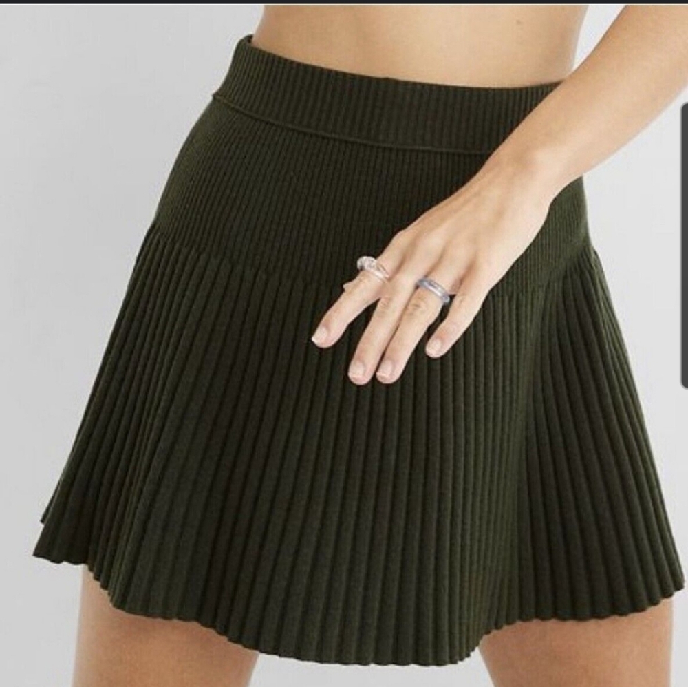 Aerie Size L Olive Green Skirt